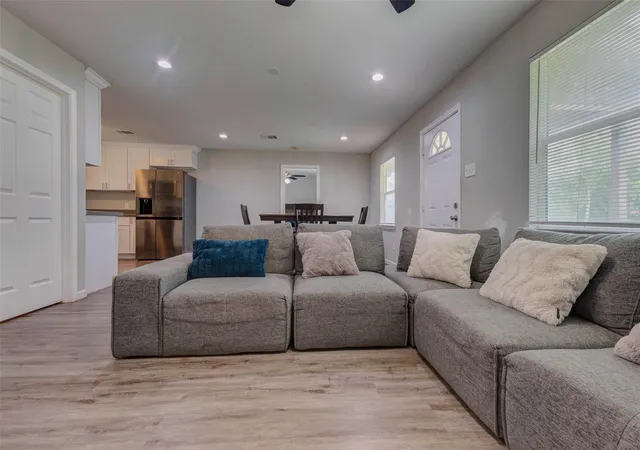 Photo 4 of Single family home for sale at 5031 Caplin St, Houston, TX 77026 | MLS# 85676606 | Listing updated on 2026-05-17