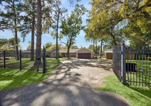 3rd image of 1829 Campbell Rd, Houston, TX 77080 | MLS# 34185034