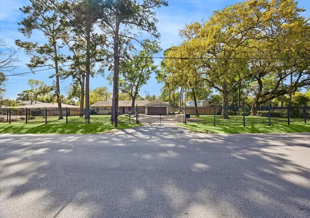 5th image of 1829 Campbell Rd, Houston, TX 77080 | MLS# 34185034