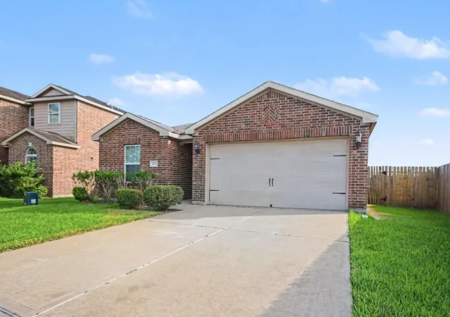 2nd image of 12129 Trawler Pl, La Marque, TX 77568 | MLS# 76294989