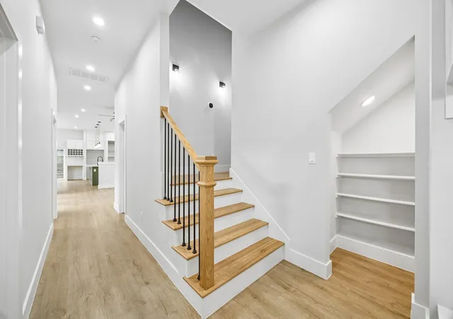 Photo 3 of Single family home for sale at 403 Fenn St, Houston, TX 77018 | MLS# 8178638 | Listing updated on 2026-08-27