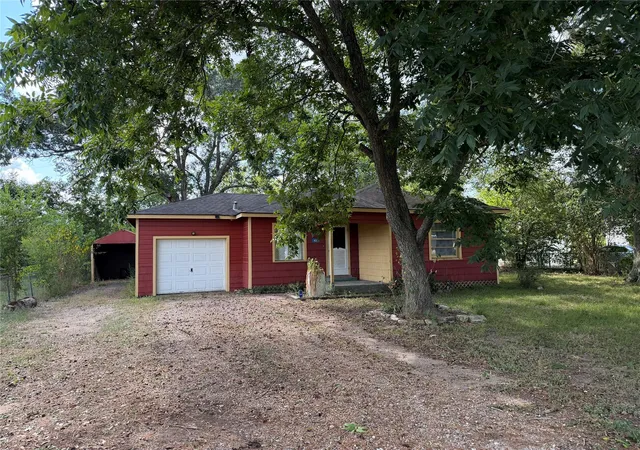 Photo 2 of Single family home for sale at 426 E Fm 1093 Rd, Wallis, TX 77485 | MLS# 61747930 | Listing updated on 2026-08-31