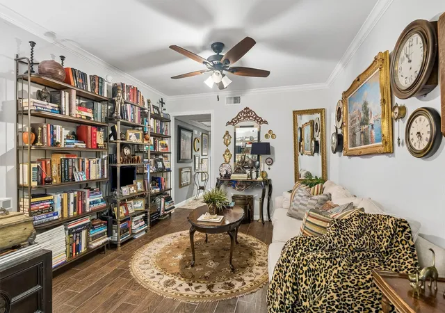 Photo 4 of Condo for sale at 444 N Post Oak Ln, Houston, TX 77024 | MLS# 23806874 | Listing updated on 2026-07-25