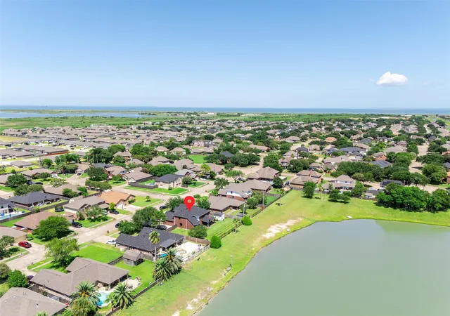 Photo 3 of Single family home for sale at 1205 28th Avenue N, Texas City, TX 77590 | MLS# 96287795 | Listing updated on 2026-09-10