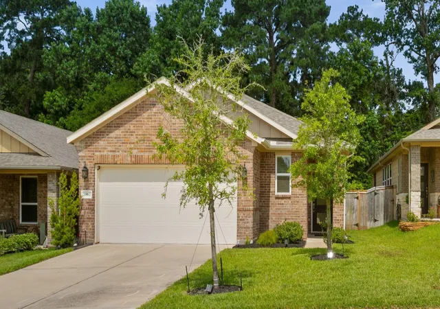 Photo 1 of Sale Pending at 7067 Silverleaf Oak St, Conroe, TX 77304 | MLS# 7582545 | Listing updated on 2026-09-14