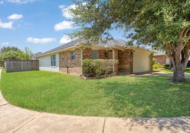 Photo 3 of Single family home for sale at 3811 Juniper Meadows Ln, Houston, TX 77053 | MLS# 78406490 | Listing updated on 2026-08-30