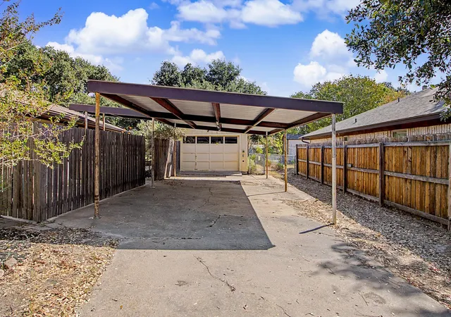 Photo 2 of Single family home for sale at 1817 Medina Dr, College Station, TX 77840 | MLS# 39343851 | Listing updated on 2026-08-26