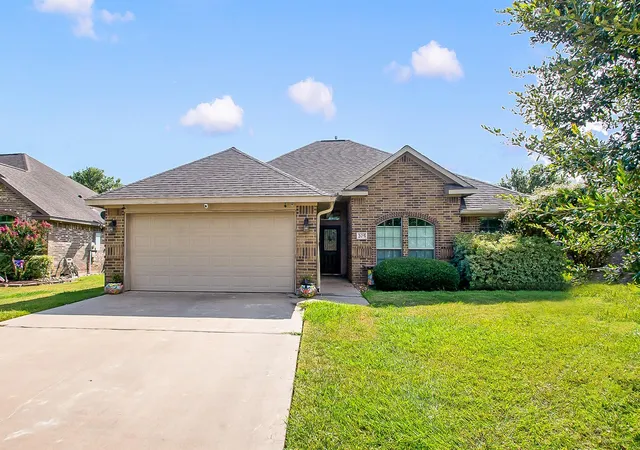 Photo 1 of Single family home for sale at 205 Poppy St, Lake Jackson, TX 77566 | MLS# 64305307 | Listing updated on 2026-09-16