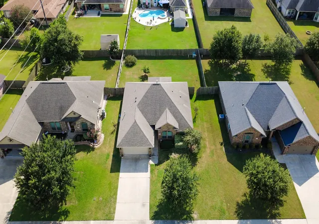Photo 2 of Single family home for sale at 205 Poppy St, Lake Jackson, TX 77566 | MLS# 64305307 | Listing updated on 2026-09-16