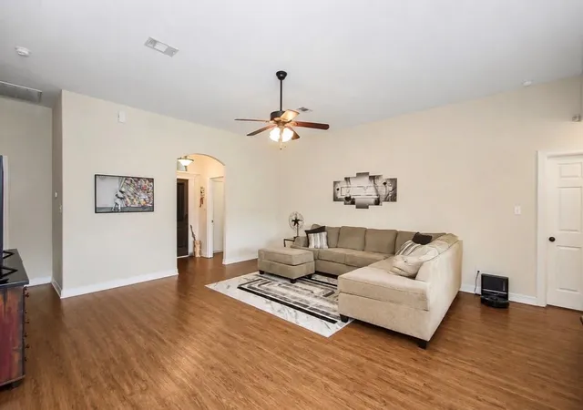 Photo 3 of Single family home for sale at 205 Poppy St, Lake Jackson, TX 77566 | MLS# 64305307 | Listing updated on 2026-09-16