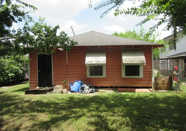 Photo 3 of Single family home for sale at 3510 Attucks St, Houston, TX 77004 | MLS# 18101777 | Listing updated on 2026-09-01