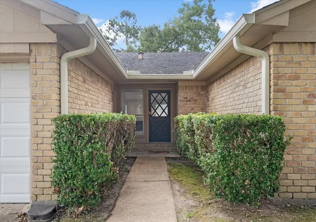 Photo 3 of Single family home for sale at 18734 Twigsworth Ln, Humble, TX 77346 | MLS# 70890941 | Listing updated on 2026-07-16