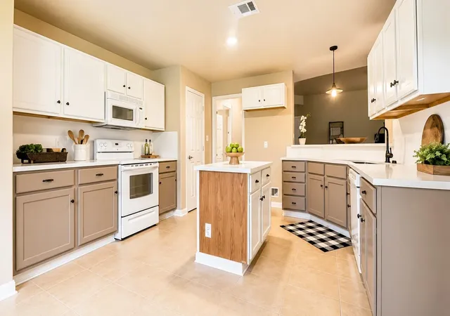 3rd image of 216 Sleepy Hollow Dr, Lake Jackson, TX 77566 | MLS# 87372283