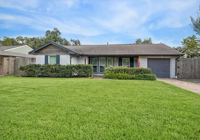 1st image of 5417 Nina Lee Ln, Houston, TX 77092 | MLS# 48166237