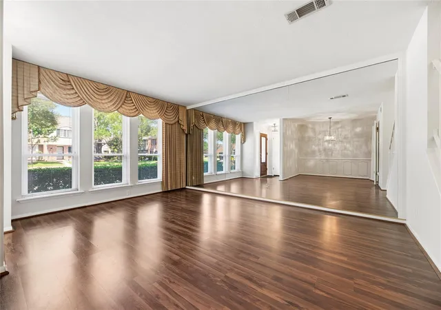 Photo 4 of Townhouse for sale at 1310 Country Pl Dr, Houston, TX 77079 | MLS# 65986813 | Listing updated on 2026-09-03