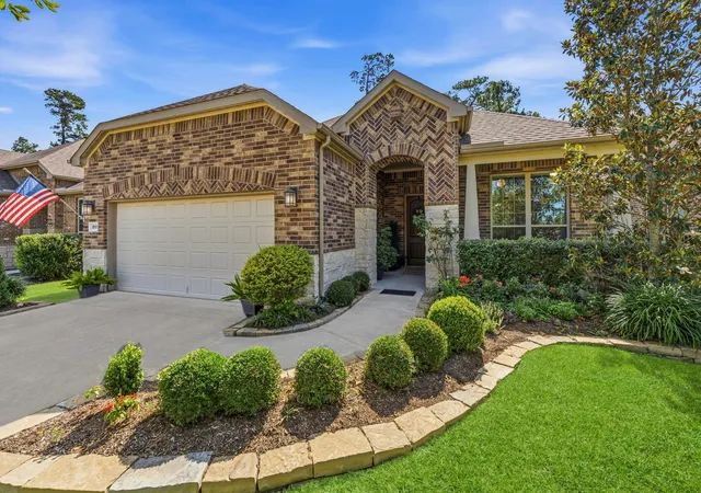 Homes for sale in The Woodlands, TX | 217 Percheron Dr, The Woodlands, TX 77382 | MLS# 39108733