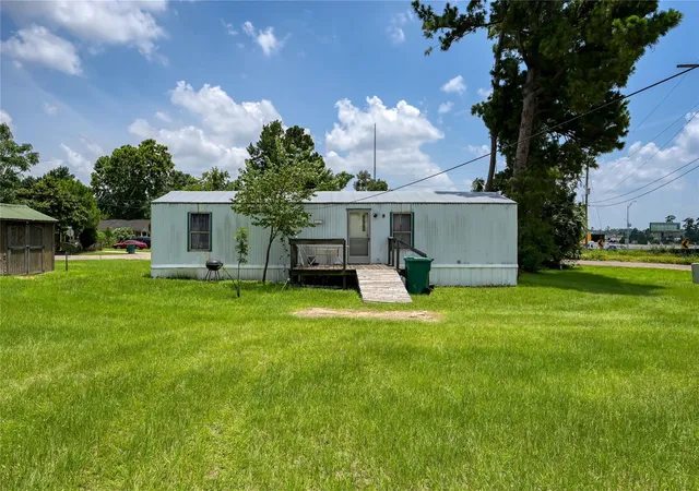 Photo 2 of Sale Pending at 108 Monroe St, Willis, TX 77378 | MLS# 97072721 | Listing updated on 2026-08-14
