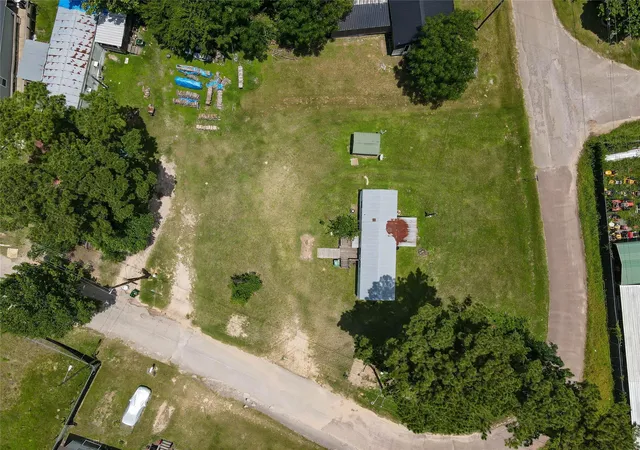 Photo 3 of Sale Pending at 108 Monroe St, Willis, TX 77378 | MLS# 97072721 | Listing updated on 2026-08-14