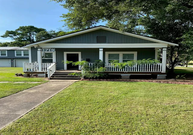 1st image of 1719 Grand Ave, Liberty, TX 77575 | MLS# 84219129