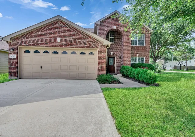Photo 2 of Single family home for sale at 6902 Oleander Grv Way, Houston, TX 77049 | MLS# 89084395 | Listing updated on 2026-09-09