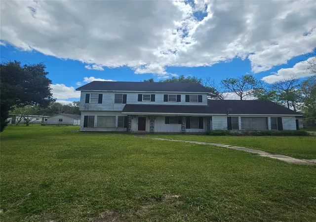 Homes for sale in Sour Lake, TX | 565 W Hartel St, Sour Lake, TX 77659 | MLS# 25276767