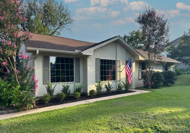 2nd image of 2500 Briarwood Cir, Bryan, TX 77802 | MLS# 50971053