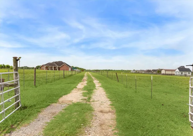 Photo 2 of Sale Pending at 3850 Fm 2917 Rd, Alvin, TX 77511 | MLS# 27519630 | Listing updated on 2026-09-06