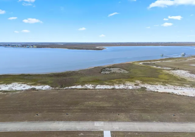 4th image of 3220 Camp Hulen Dr, Palacios, TX 77465 | MLS# 70055832