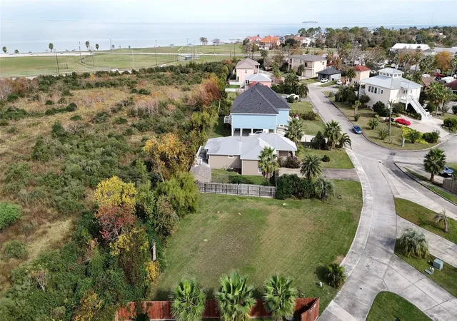 Photo 2 of Land for sale at 226 Debbie Ln, Dickinson, TX 77539 | MLS# 39936219 | Listing updated on 2026-09-01