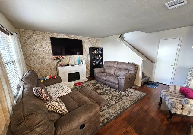 Photo 3 of Single family home for sale at 9118 Iron Springs Dr, Houston, TX 77034 | MLS# 9301593 | Listing updated on 2026-05-22