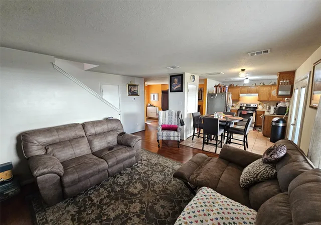 Photo 4 of Single family home for sale at 9118 Iron Springs Dr, Houston, TX 77034 | MLS# 9301593 | Listing updated on 2026-05-22