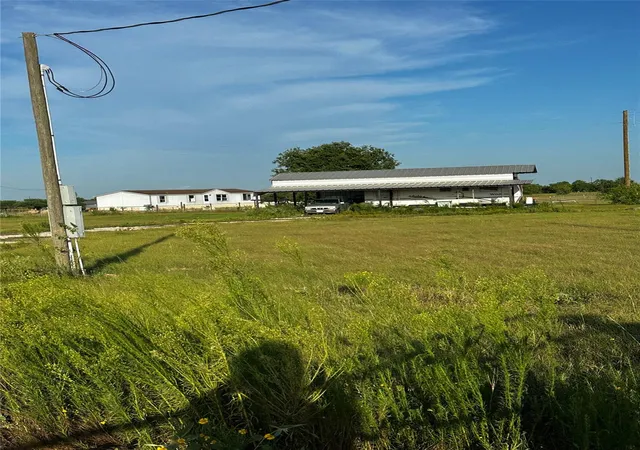 Photo 3 of Sale Pending at 6784 Mieth Rd S, Sealy, TX 77474 | MLS# 64316636 | Listing updated on 2026-09-15