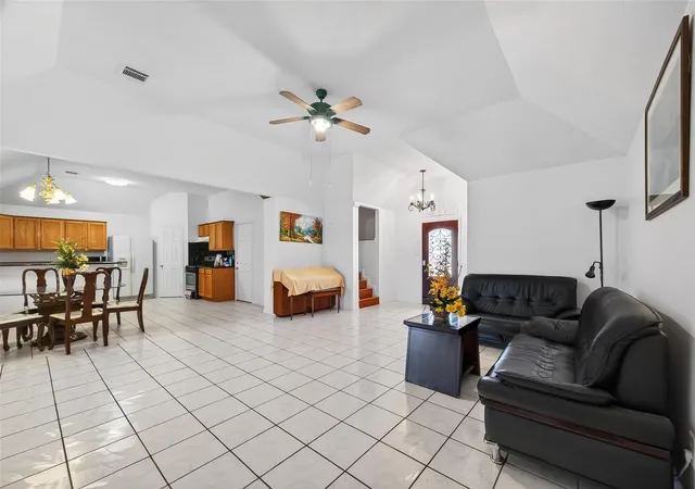 Photo 3 of Single family home for sale at 9927 Glenkirk Dr, Houston, TX 77089 | MLS# 62827246 | Listing updated on 2026-08-28