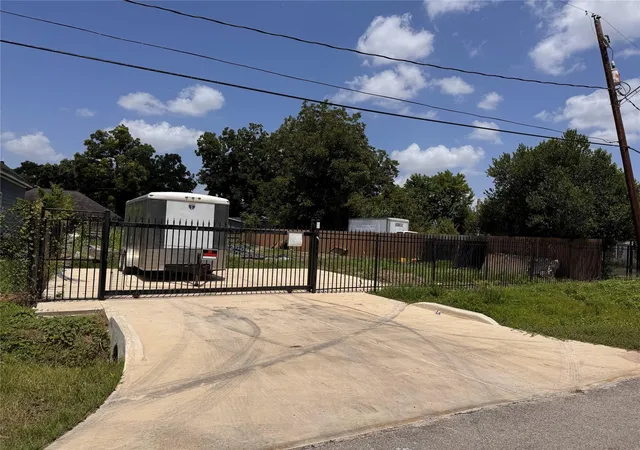 2nd image of 1016 Marjorie St, Houston, TX 77088 | MLS# 57761822