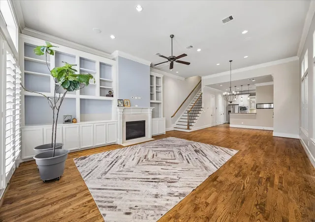 2nd image of 1209 W 22nd St, Houston, TX 77008 | MLS# 77844459