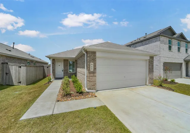 Photo 1 of Single family home for sale at 911 Lago Laceno Ln, Huffman, TX 77336 | MLS# 22904786 | Listing updated on 2026-09-20