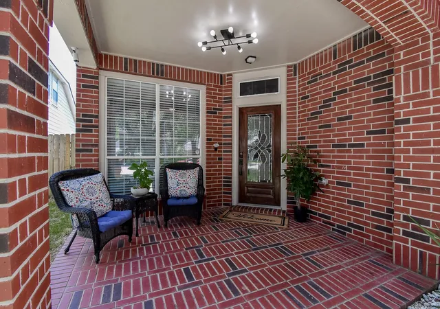 Photo 3 of Single family home for sale at 2115 Thistlerock Ln, Sugar Land, TX 77479 | MLS# 15661772 | Listing updated on 2026-07-28