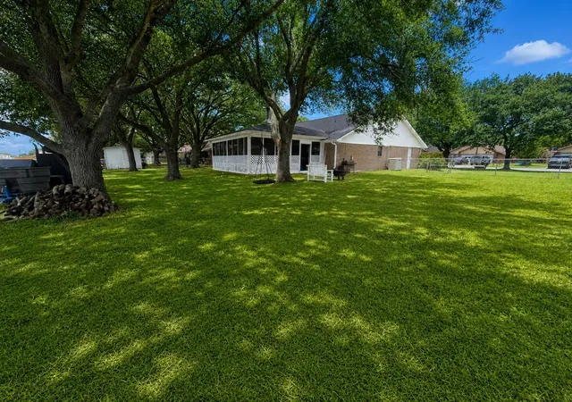 21st image of 809 John Albert Dr, East Bernard, TX 77435 | MLS# 39910460
