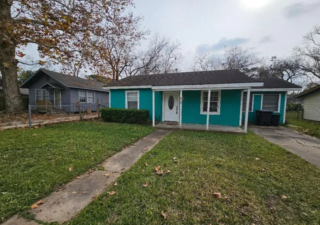 Photo 1 of Single family home for sale at 1013 W Snyder St, Alvin, TX 77511 | MLS# 68963541 | Listing updated on 2026-09-08