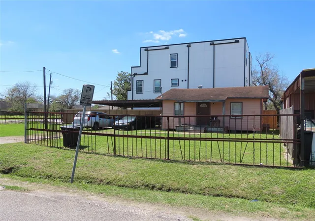1st image of 4235 Elmwood St, Houston, TX 77051 | MLS# 48669932