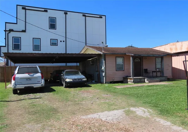 3rd image of 4235 Elmwood St, Houston, TX 77051 | MLS# 48669932