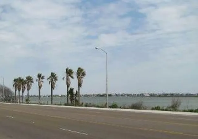 4th image of 1129 Hwy 35 N, Rockport, TX 78382 | MLS# 83212160