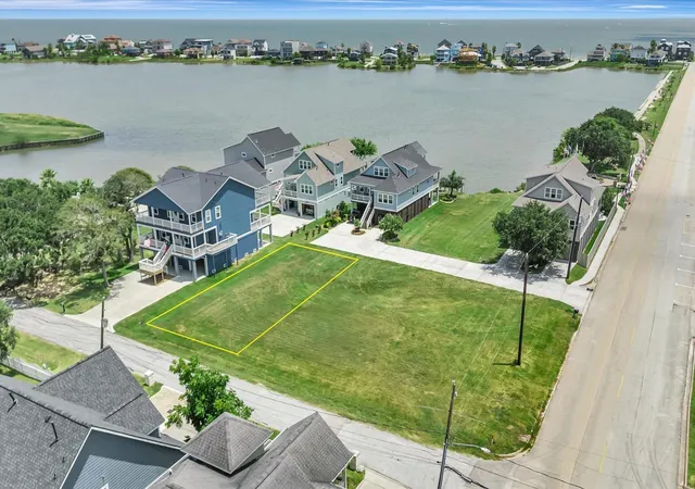 1st image of 0 Hall Street, Lot 3, Seabrook, TX 77586 | MLS# 82158827