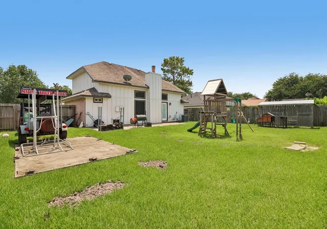 Photo 4 of Sale Pending at 1505 Roosevelt Dr, Deer Park, TX 77536 | MLS# 53047635 | Listing updated on 2026-09-22