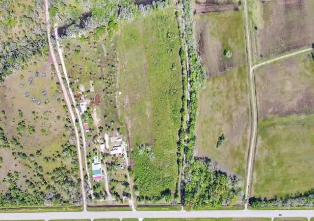 2nd image of 1720 W Fm 1462, Rosharon, TX 77583 | MLS# 76796916