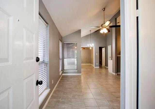 Photo 2 of Townhouse for sale at 3111 Oak Rock Cir, Spring, TX 77373 | MLS# 3190420 | Listing updated on 2026-04-01