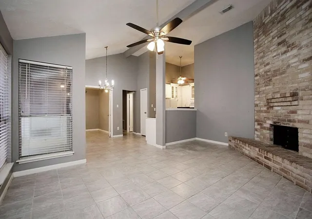 Photo 4 of Townhouse for sale at 3111 Oak Rock Cir, Spring, TX 77373 | MLS# 3190420 | Listing updated on 2026-04-01