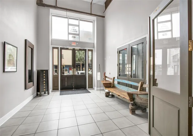 Listing Photo 4 - Condo for sale in building located at 415 Kempner St, Galveston, TX 77550
