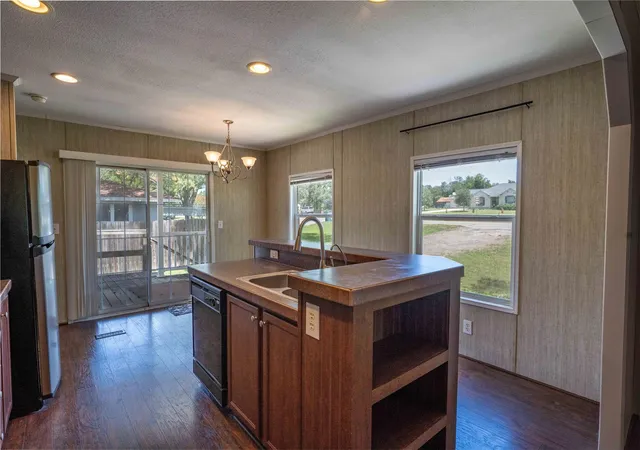 3rd image of 424 Ellinger Rd, La Grange, TX 78945 | MLS# 21206402