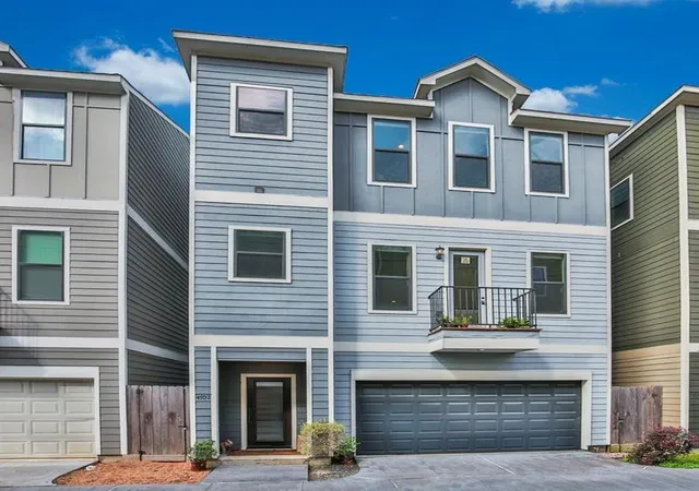 1st image of 4702 Maxie St, Houston, TX 77007 | MLS# 75991830